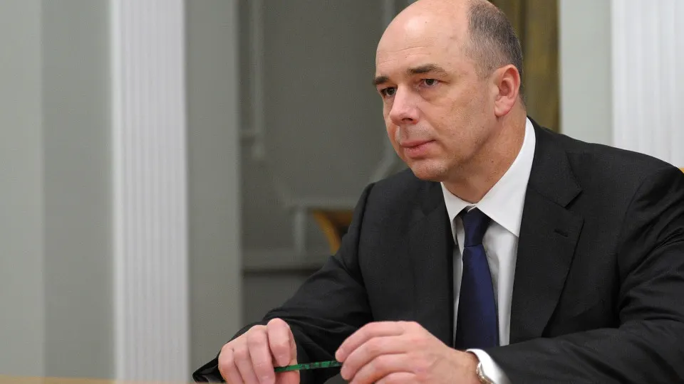 Глава Минфина рассказал, что искусственный интеллект применяется для подсказок при распределении средств и в работе налоговых и таможенных служб, однако окончательные решения принимает человек. Одновременно совокупный дефицит бюджетов России достиг рекордных значений.