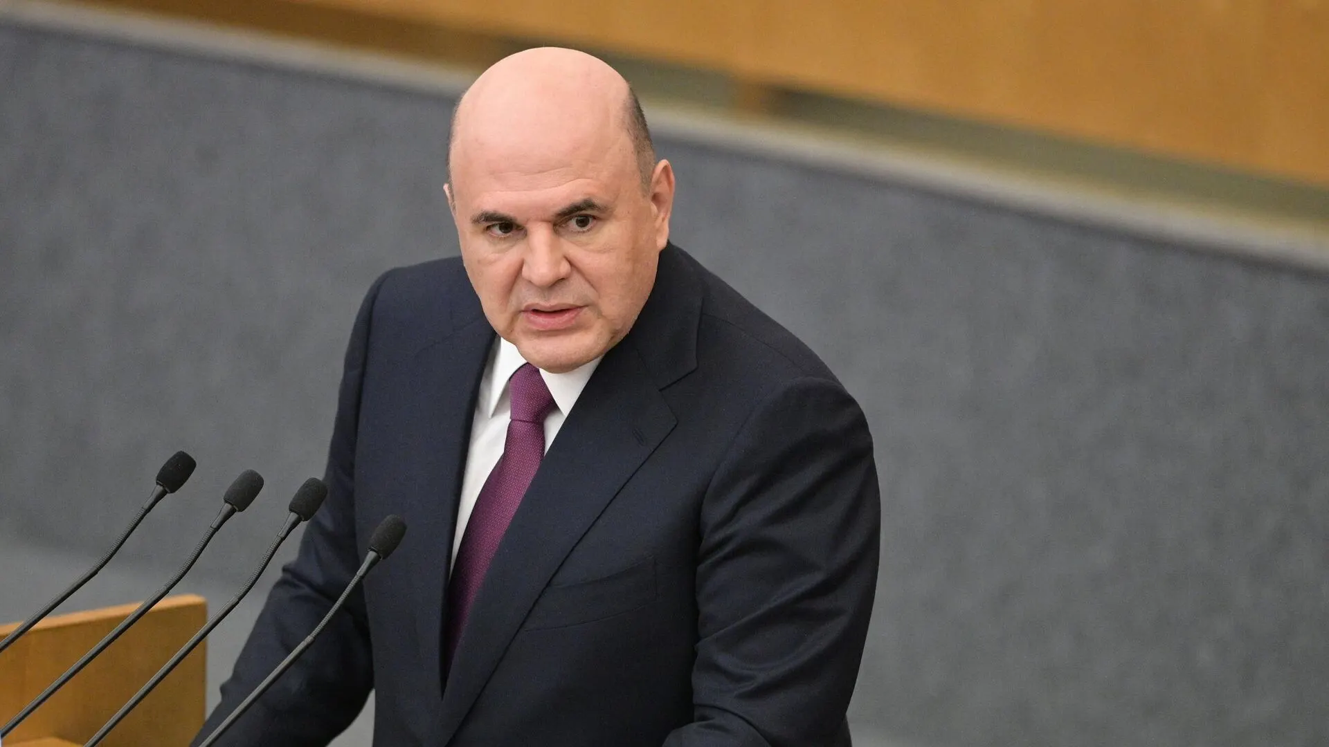 Ассоциация участников электронной торговли поддержала идею поэтапного введения НДС на импортные товары и предупредила, что резкое ужесточение налогообложения может увести покупателей в серые каналы и ударить по выручке российских продавцов.