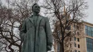 Президент Владимир Путин присвоил Академии ФСБ почетное наименование в честь Феликса Дзержинского, основателя ВЧК и организатора красного террора. Решение носит символический характер и отражает идеологические ориентиры нынешнего руководства силовых структур.