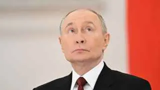 На форуме «Малая родина — сила России» Владимир Путин заявил, что вся страна должна работать на фронт по образцу тыла времён Великой Отечественной войны, пообещал доведение «целей СВО» до конца и продолжение создания «зоны безопасности» у границы с Украиной, в то время как эксперты предупреждают о подготовке к новой волне частичной мобилизации.