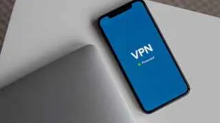 Российские пользователи VPN могут в ближайшее время столкнуться с запретом оплаты сервисов с банковских карт, а также с усилением зачистки VPN-серверов в рамках новых требований к хостинг-провайдерам.