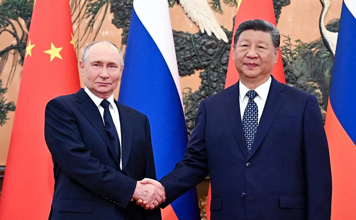 Президент России Владимир Путин приедет в Китай 20 мая. Визит пройдет в формате рутинных двусторонних контактов; торжественных приемов и парадов не планируется. Это первый случай, когда Китай примет лидеров США и России в одном месяце вне многосторонних форумов.