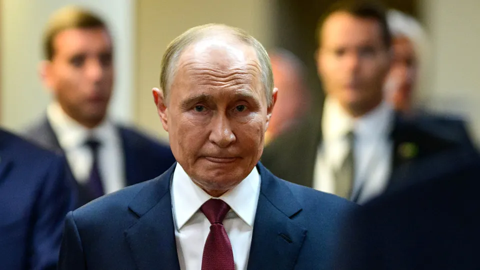 За апрель российские войска потеряли контроль над 116 кв. км; среднесуточные темпы продвижения упали с ~9,8 до 2,9 кв. км. Аналитики связывают это с контратаками, ударами средней дальности, активностью беспилотников, проблемами связи и погодой.