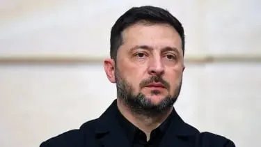 Президент Украины сообщил, что российские войска продолжают активные боевые действия: более 150 штурмовых операций, свыше сотни обстрелов и около 10 тысяч ударов дронами за сутки. Киев пока воздерживался от дальнобойных ответных ударов, но обещает зеркальную реакцию в дальнейшем.