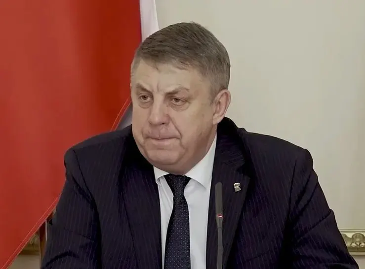 Александр Богомаз ушёл с поста губернатора по собственному желанию, а на следующий день получил мандат депутата Госдумы от «Единой России». Решение утвердил ЦИК.