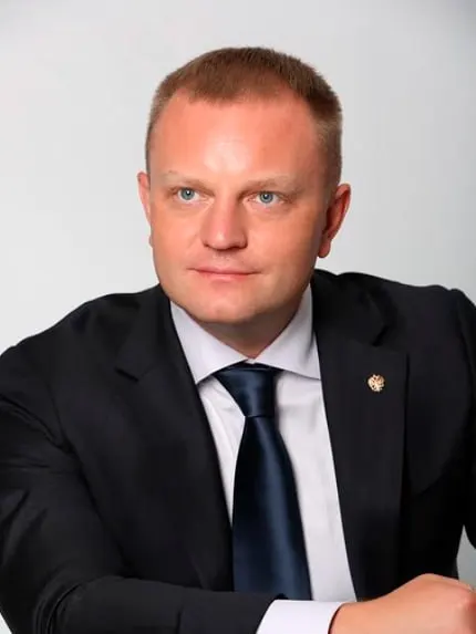 Депутат от ЛДПР рассматривается как кандидат на пост уполномоченного по правам человека после ухода Татьяны Москальковой. Среди других претендентов — Артем Прокофьев и Яна Лантратова.