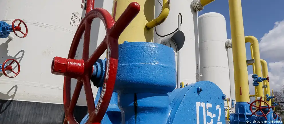 Украина не продлила контракт с «Газпромом», сославшись на соображения национальной безопасности. Транзит прекращён: сильнее всего пострадала Молдова, Словакия, Чехия и Австрия перенастроили поставки, а Венгрия будет получать газ по «Турецкому потоку».