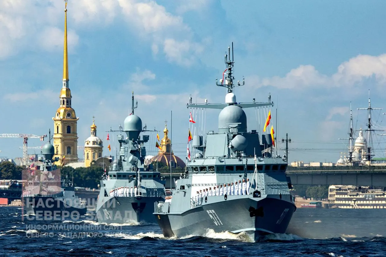 Минобороны не планирует проводить главный военно‑морской парад в Санкт‑Петербурге — это уже вторая подряд отмена. Ранее празднование проходило в сокращённом формате; День ВМФ в этом году состоится 26 июля.