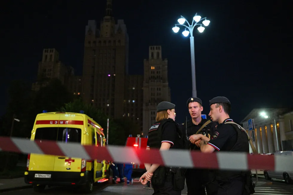 Во время инцидента в московском Balzi Rossi произошел взрыв; официальные данные указывают на самодельное взрывное устройство; число погибших и раненых может возрасти, расследование продолжается.