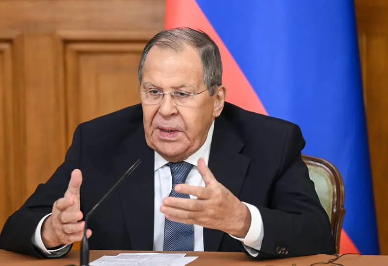 Министр иностранных дел сообщил, что информационная война вокруг операции в Украине будет продолжаться и усиливаться.