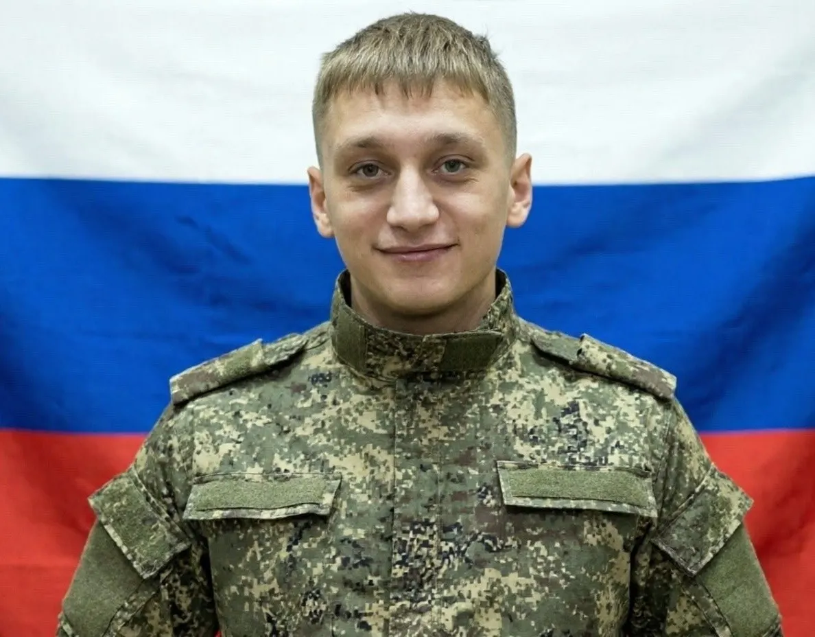 23‑летний студент из Бурятии подписал контракт на службу в войска беспилотных систем в январе и погиб в апреле — это первый известный случай гибели набранного по новой кампании студента.