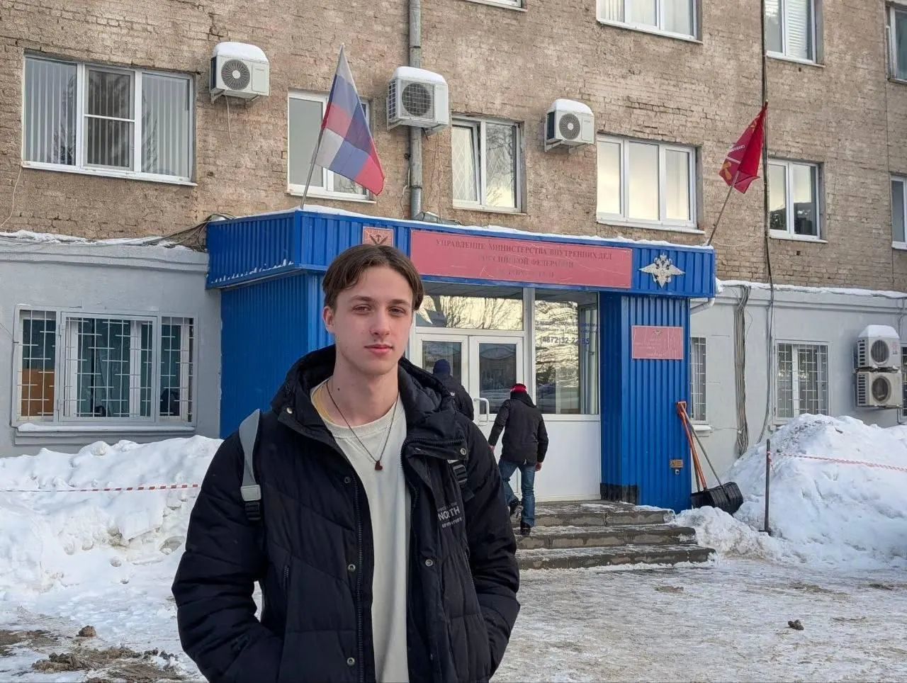 Минюст добавил в список «иностранных агентов» Евгения Малюгина, ему 19 лет. Малюгин уехал из России и планирует оспаривать решение. В тот же день в реестр включили ряд других граждан и медиа.