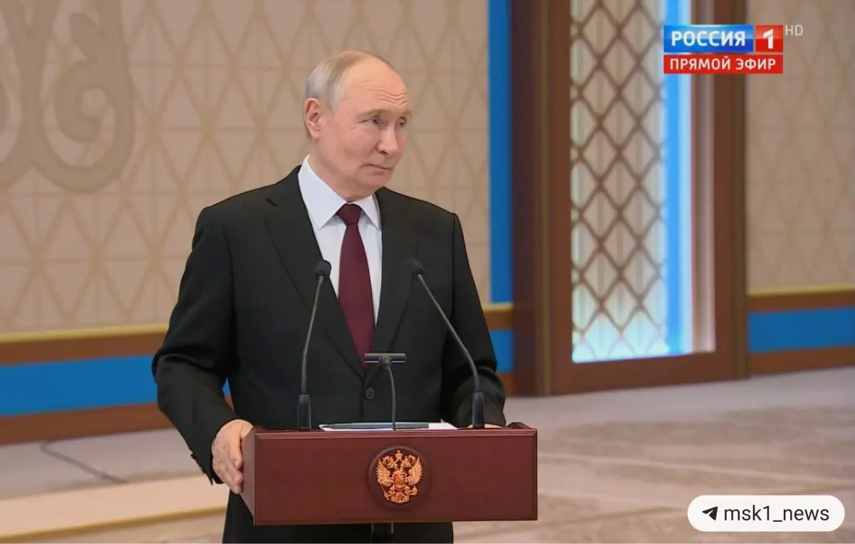 На встрече с журналистами президент оценил ситуацию на поле боя, раскритиковал политику ЕС и западные СМИ, а также заявил о готовности защищать базы на территории России.