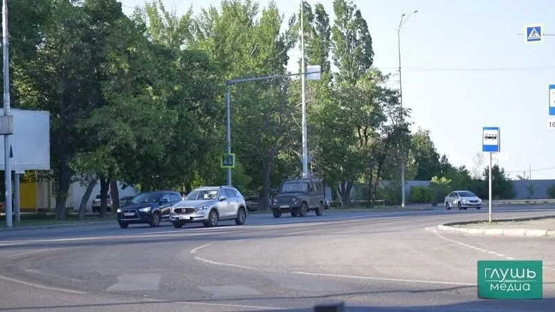 Утверждена стратегия повышения безопасности дорожного движения до 2030 года с перспективой до 2036 года. Планируются новые проверки для лишённых прав, обязательные обследования и реабилитация для пьяных за рулём, а также внесудебные блокировки сайтов, распространяющих опасный контент или предлагающих поддельные права и медицинские справки.