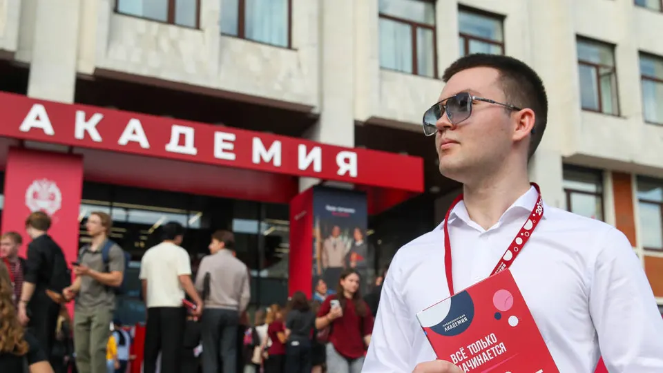 Московским студентам и сотрудникам вузов разослали предложение вступить в добровольческий отряд по борьбе с беспилотниками: год службы, выплаты и льготы, но без направления в зону СВО.
