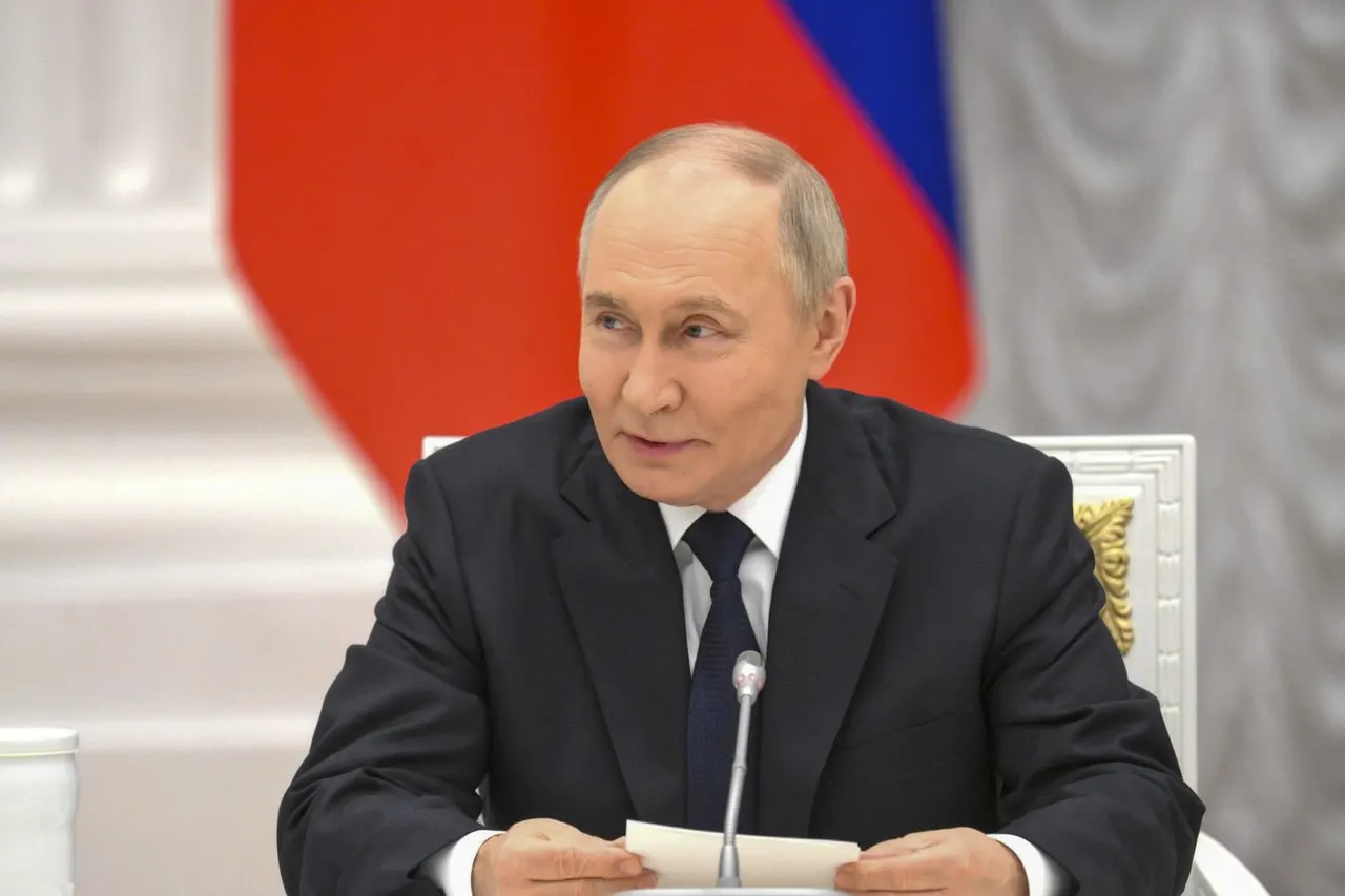 Во время общения с журналистами президент заявил, что РФ располагает возможностями ответить на попытки уничтожения российских баз ПВО в Калининградской области.