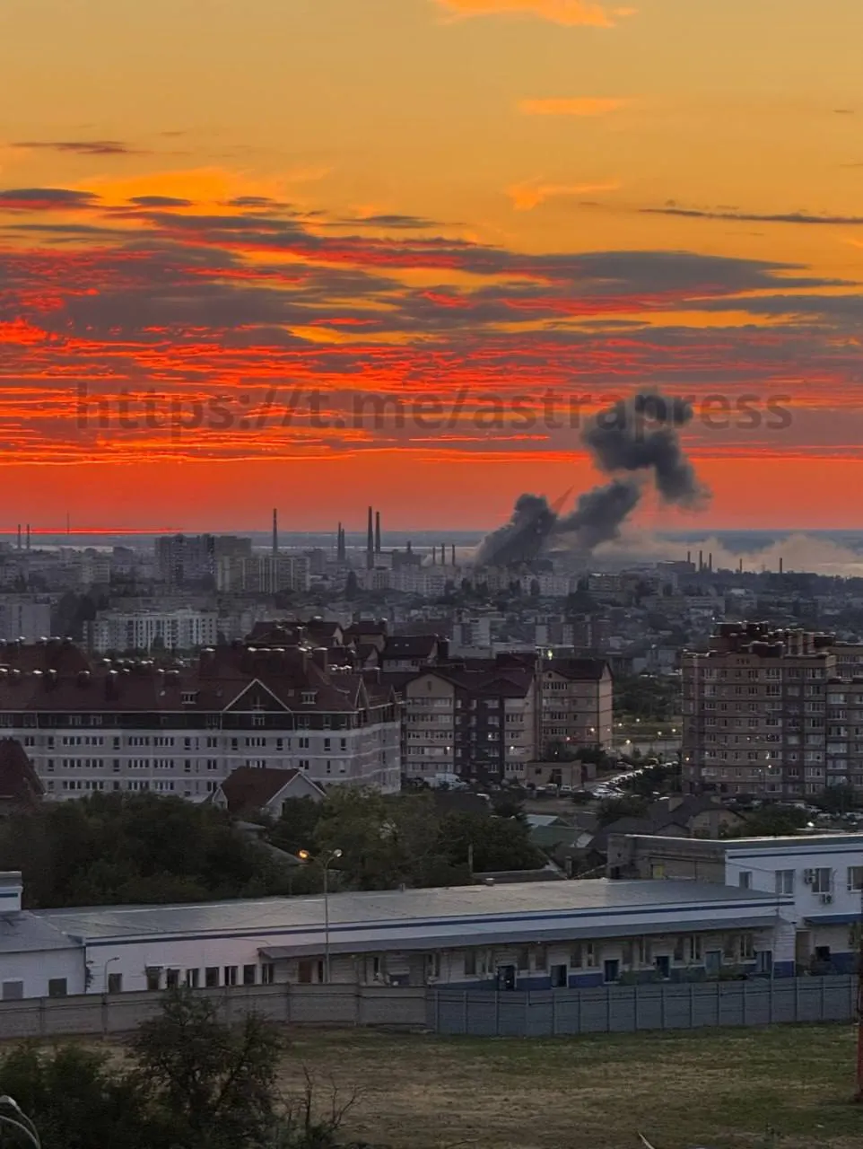 За ночь — удар по производственному объекту в Волгограде, поражения и пострадавшие от дронов в разных регионах, решение о включении зарубежных научных структур в реестр нежелательных и эвакуация детей из Артека.