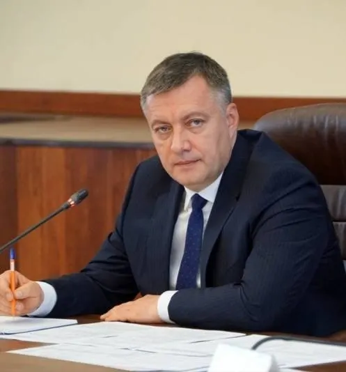 И. Кобзев рассказал о договорённостях с зампредом правительства Александром Новаком: приоритетные поставки топлива для северного завоза, исполнение контрактов независимыми АЗС и координация с нефтяными компаниями для ликвидации дефицита.
