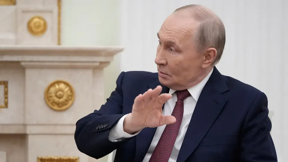 С 2022 года в России усилилась волна изъятий активов у частных собственников. У совладельца «Русагро» отобрали компанию — он оказался самым состоятельным из тех, чьи активы перешли под контроль государства. Одновременно часть миллиардеров предлагает крупные перечисления в бюджет.