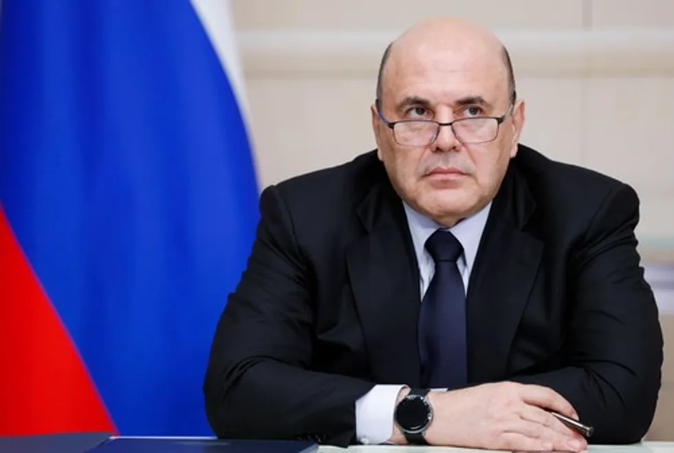 По данным утечек, в 2022 году Наталия Стенина держала в Газпромбанке 12 млрд ₽. При этом её официальный доход по месту работы не соответствует размерам сбережений, а в прошлом у неё фиксировались крупные переводы и подарки от связанных с семьёй бизнесменов.