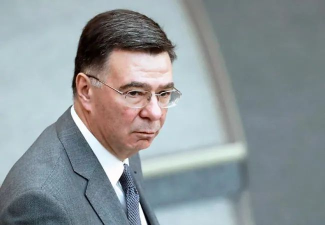 На ПМЭФ заместитель министра иностранных дел Александр Панкин заявил, что устойчивость российской экономики подтверждает её «живучесть» и опровергает определение «бензоколонка».