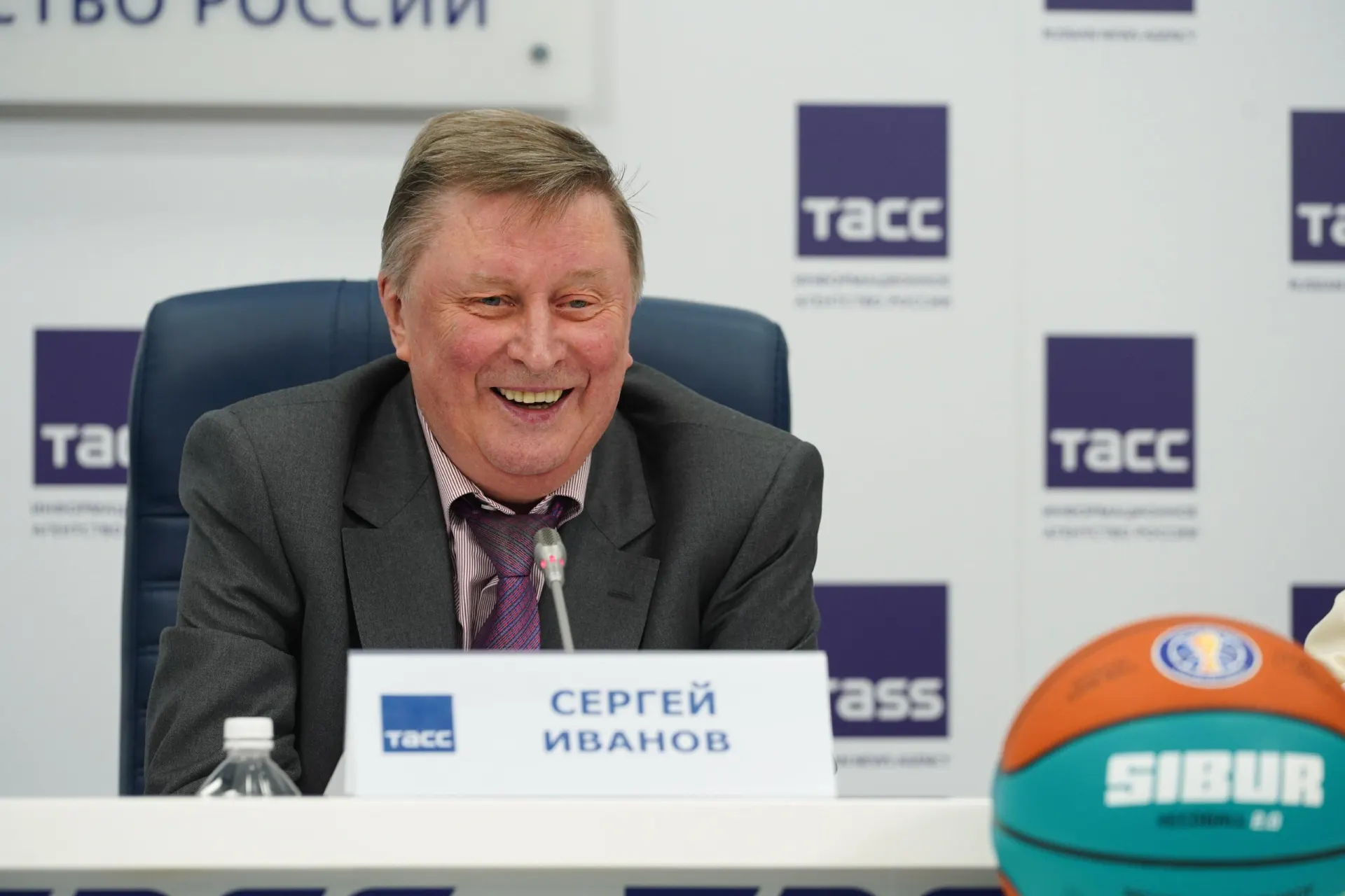 Близкий друг сообщил, что общался с Ивановым всего три дня до его смерти. Политик скончался в возрасте 73 лет; подробности пока не раскрываются.