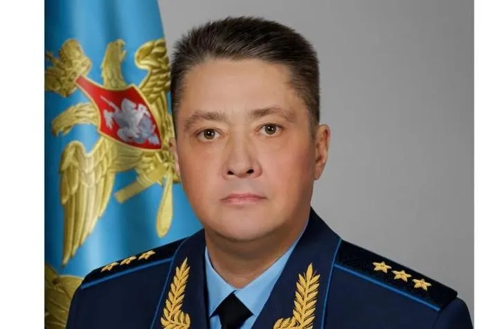 Минобороны официально подтвердило назначение Александра Чайко на пост главнокомандующего Военно‑космических сил. Ранее он попадал в санкционные списки ЕС; его назначение вызвало обсуждение в сети.