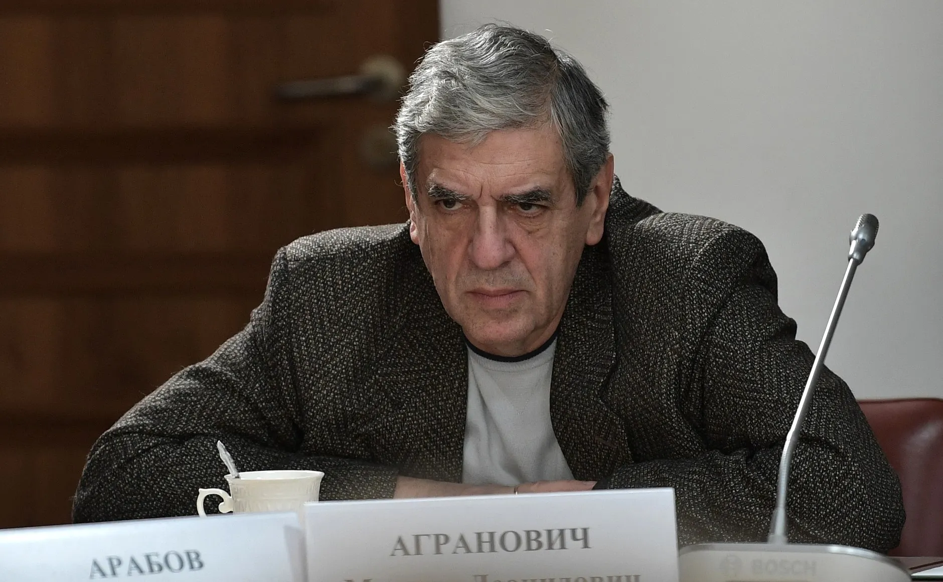 Операторский факультет ВГИКа объявил набор в специальную группу мастерской Михаила Аграновича: бесплатное обучение с 2027 года обещают тем, кто подпишет годичный контракт с Минобороны для службы в войсках беспилотных летательных аппаратов. Студентам обещают общежитие, статус ветерана и иные льготы.
