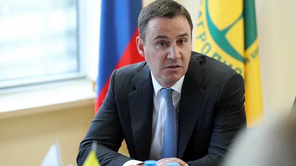 Заместитель председателя правительства Дмитрий Патрушев фактически установил контроль над РЭО: в наблюдательный совет входят его люди, а назначение нового гендиректора ожидается после обновления состава на фоне уголовных дел в прежнем руководстве.