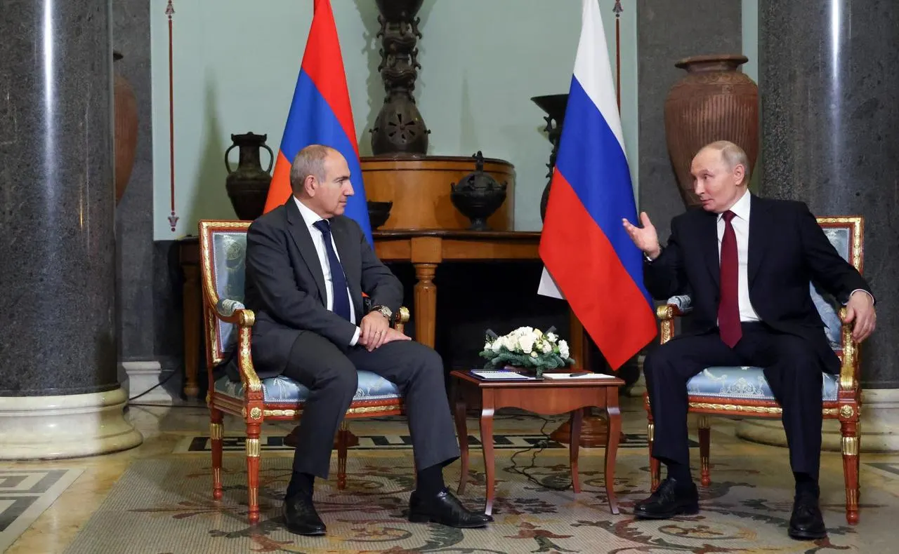 Премьер-министр Армении предупредил, что если вопрос с запретом на ввоз армянских товаров не будет решён в ближайшее время, это поставит под угрозу существование Евразийского экономического союза.