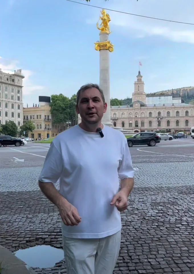 Росфинмониторинг включил в реестр «экстремистов и террористов» автора популярного русскоязычного блога о Грузии Николая Левшица. У блогера более 115 тыс. подписчиков; он ранее сотрудничал с «Открытой Россией» и Фондом борьбы с коррупцией. Комментариев от него пока нет.