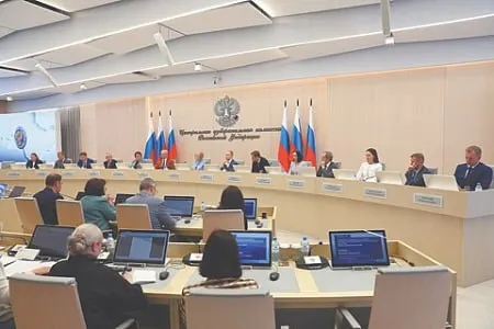 Если из списков партии выбывает четверть кандидатов, по закону её могут снять с выборов. Исключения и штрафы против выдвиженцев продолжаются — уже есть приговоры и административные дела в разных регионах.