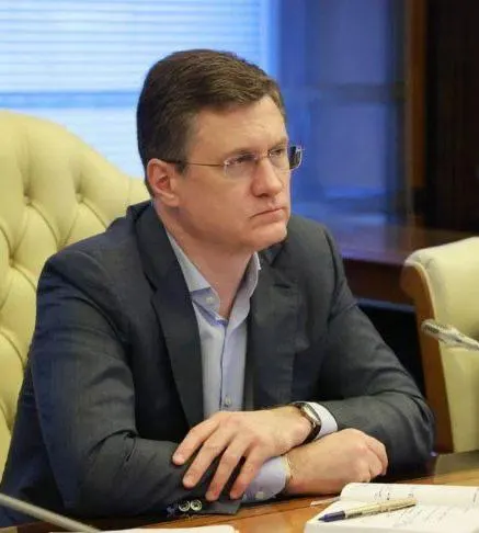 Александр Новак провёл совещание 7 июля по рынку топлива: регионы доложили о запасах, логистике и обеспечении экстренных служб; поручено усилить мониторинг и координацию чтобы предотвратить локальные перебои.
