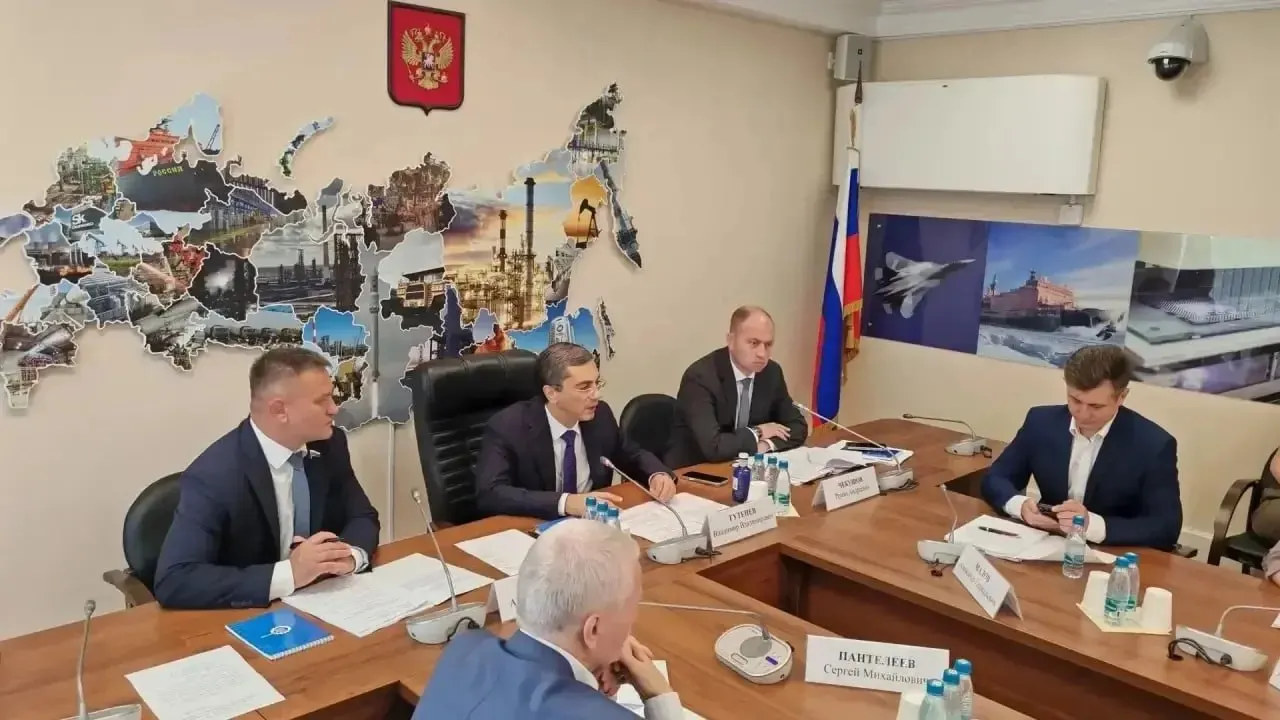 Законопроект даст Минпромторгу и Минсельхозу доступ к данным ФНС о формировании цен на каждом этапе, чтобы оперативно выявлять и приостанавливать резкие подорожания.