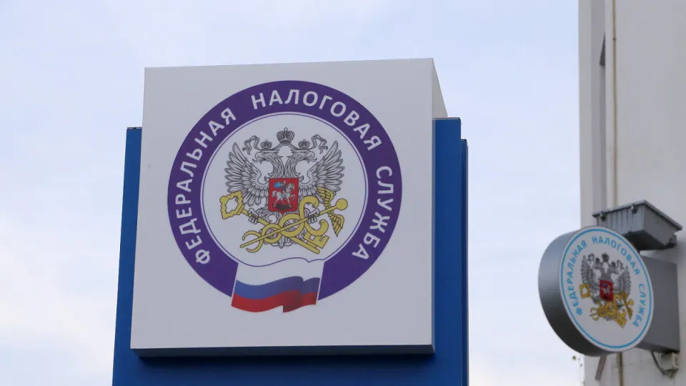Несколько волн повышения налогов и ужесточение сбора средств привели к беспрецедентной налоговой нагрузке: ненефтегазовые доходы консолидированного бюджета в первом квартале 2026 года составили 31,6% ВВП, а изъятия из экономики достигли рекордных за последние пятнадцать лет значений.