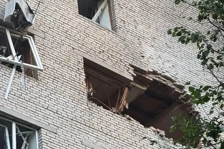 Ночью 13 июля в поселке Пионерский городского округа Истра в Московской области упал беспилотник. По словам губернатора региона, три человека погибли, ещё пять получили ранения; на месте также загорелись пять частных домов.