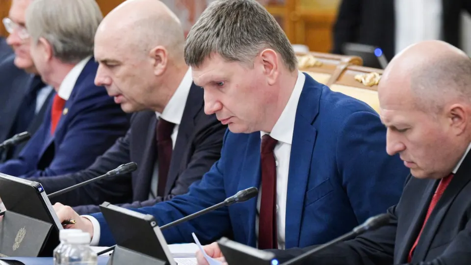 Минэкономразвития: ВВП прибавил 0,2% за январь—май, промышленность и инвестиции в целом стагнируют; рост сосредоточен в Москве, за её пределами — признаки рецессии.