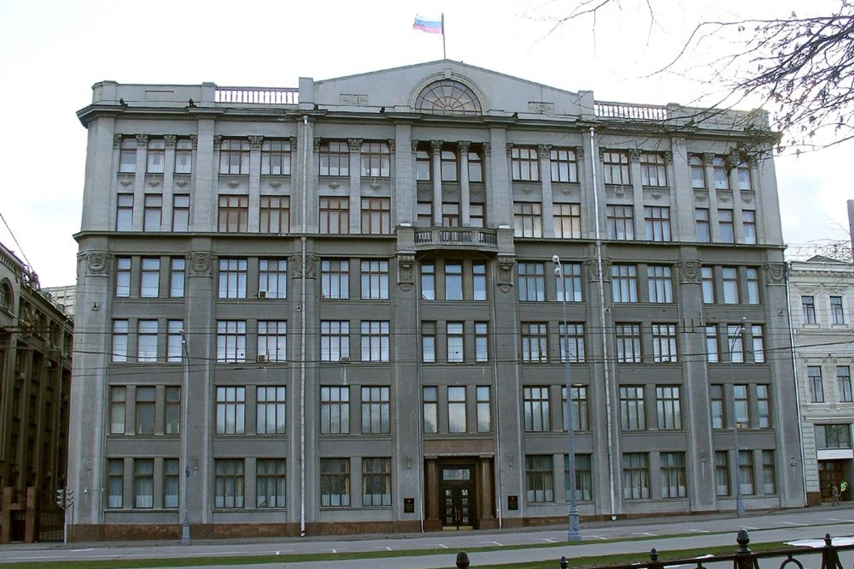 По указанию из администрации президентa крупные подконтрольные СМИ и некоторые телеграм‑каналы сократили публикации с кадрами последствий атак ВСУ и начали усиливать показ результатов ударов России по Украине. В элитах обсуждают и более жёсткие меры за такие публикации.