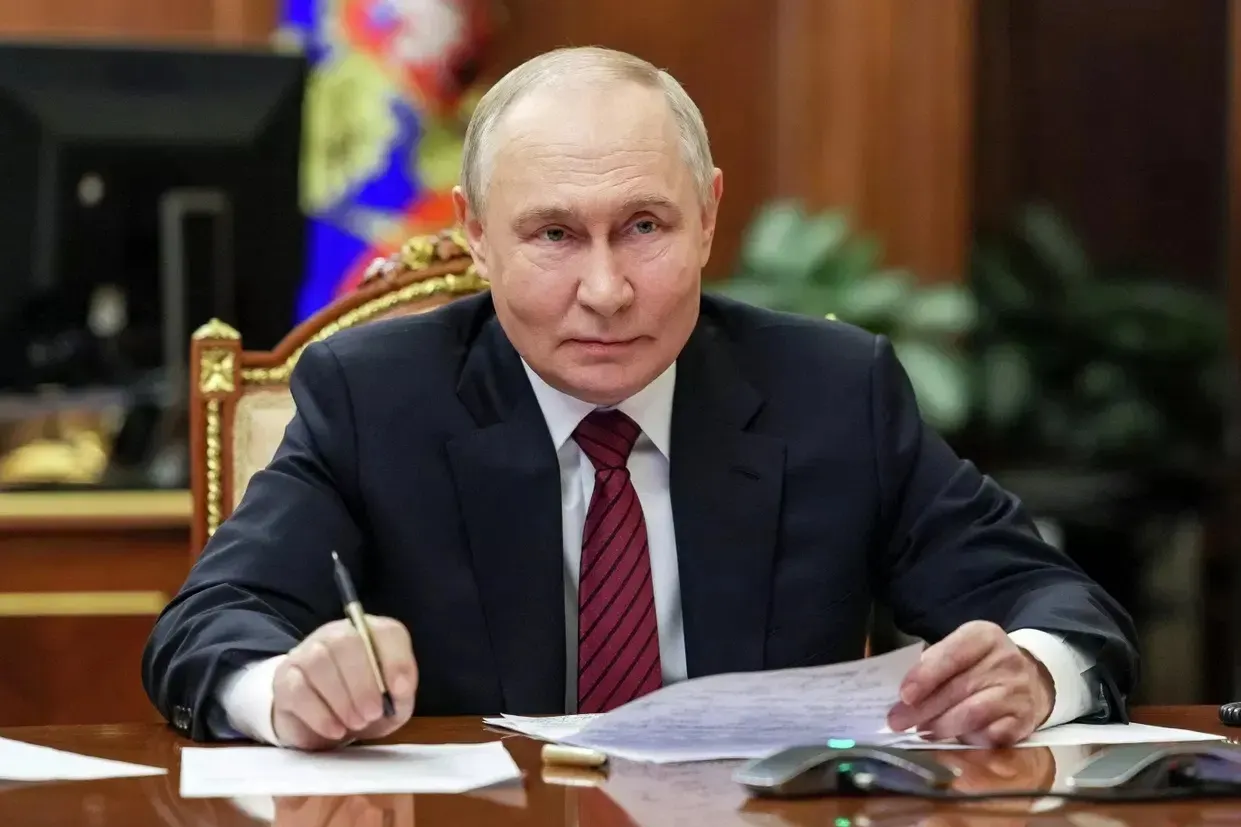 За первые семь с половиной месяцев 2026 года добровольные взносы бизнеса в федеральный бюджет достигли 383,69 млрд рублей, превысив прошлогодний уровень.