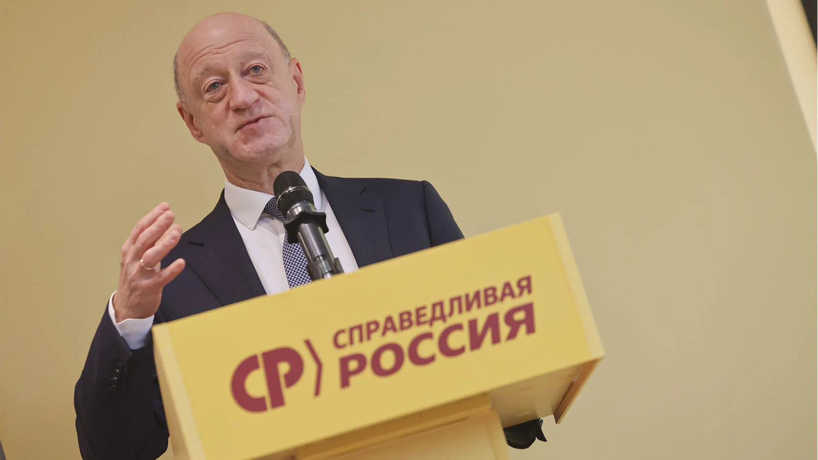 В партии обсуждают кадровые перестановки и возможную перестройку руководства на фоне травмы лидера.