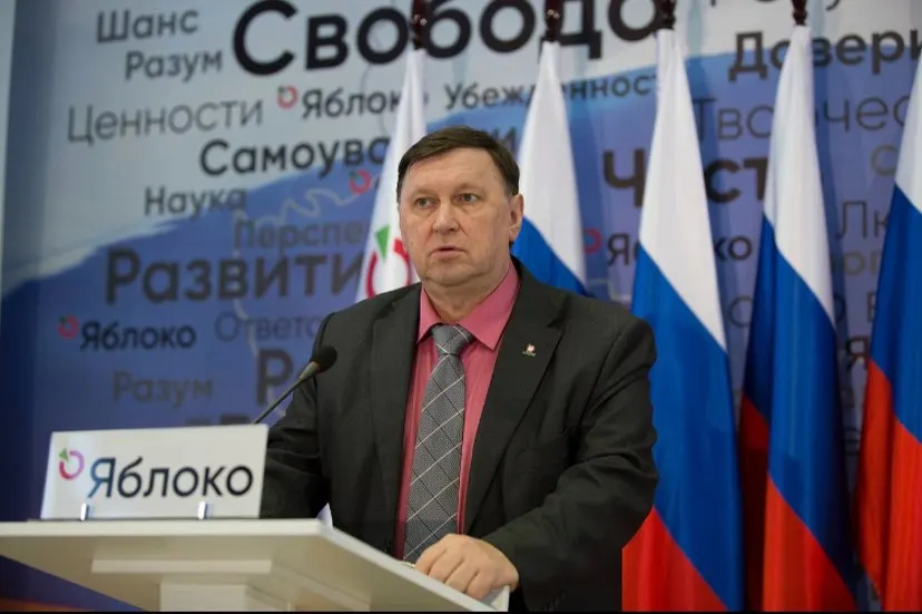 В столице и Екатеринбурге установлен последний законный срок для регистрации и снятия кандидатов, после которого суды продолжают разбирательства по делам оппозиционеров; происходят аресты в преддверии выборов.