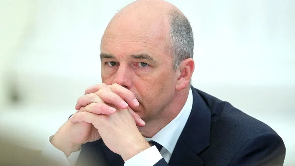 Ожидается, что дефицит бюджета по итогам 2026 года составит около 6,9 трлн рублей, что отражает ухудшение фискальной картины на фоне расходов на оборону.