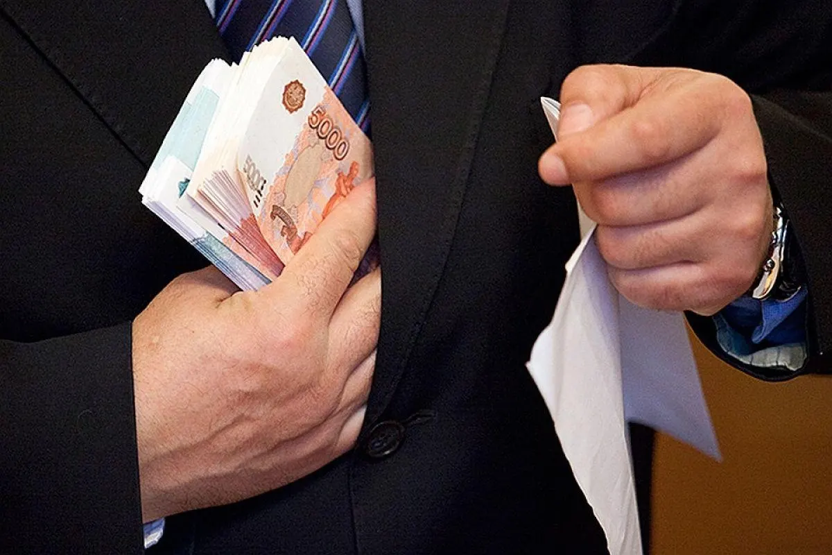 Государственные субсидии могут прекращаться для сценариев, в которых сотрудники МВД, ФСБ, Следственного комитета или прокуратуры участвуют в взятках или преступных схемах. Обсуждаются «стоп‑темы» в финансировании фильмов и сериалов.